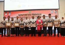 Buka Konferensi PGRI ke-XXII, Ali Mazi: Bersama Majukan Pendidikan Sultra