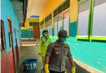 Cegah Corona, Polres Baubau Layani Penyemprotan Disinfektan