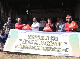PT Antam UBPN Sultra Bagikan Sembako Gratis untuk Masyarakat Kurang Mampu