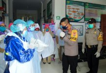 Posko Bersama Relawan Covid-19 Baubau Salurkan Bantuan APD di 17 Puskesmas