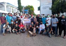 Pemuda Keraton Berbagi Takjil