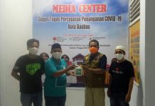 PWI Baubau Serahkan Bantuan Hand Sanitizer ke Gugus Tugas Covid-19