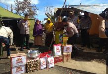 Polres Baubau Bantu Korban Kebakaran di Kelurahan Kadolo