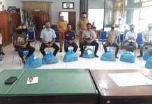 Honorer Kantor Kemenag Baubau Dapat Bantuan Sembako