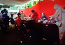 TKBM dan Pedagang di Pelabuhan Murhum Baubau Jalani Rapid Tes