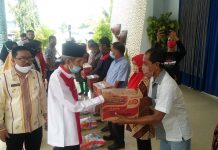 530 UKM Terdampak Corona di Baubau Dapat Bantuan, AS Tamrin: Jangan Ada Lagi Potongan