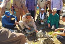 Bupati Busel Letakkan Batu Pertama Pembangunan Gedung Sekolah di Siompu Barat