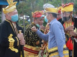 Pesta Adat Bongkana Robo Kadiena Lawele, Bupati Buton Imbau Patuhi Protokol Kesehatan