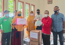 Lansia di Busel Dapat Bantuan Usaha