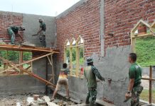 TNI Renovasi Masjid di Buton