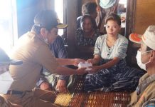 Pemkab Busel Santuni Keluarga Korban Kapal Terbalik