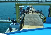 Pelayaran Perdana Ferry Rute Kasipute-Pising Sukses