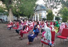 Wabup Buton Santuni 50 Anak Yatim