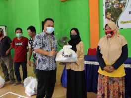 ANTAM Salurkan 1.500 Paket Sembako untuk Kaum Dhuafa