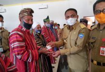 Lembaga Adat di Busel Dibantu 23 Kendaraan Operasional