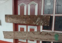 Kantor Desa Baruta Disegel Warga