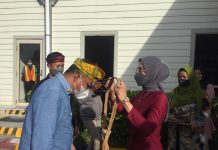 Arusani Hadiri Pelantikan Ketua Kerukunan Keluarga Sultra di Timika