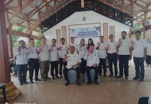 Pejabat di Bombana Janji Tak Korupsi, Pj Bupati Bombana: Termasuk Korupsi Waktu Puluhan pejabat Eselon II Kabupaten Bombana janji tak korupsi yang ditandai dengan penandatanganan pakta integritas. (FOTO : Agus)