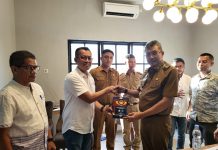 Pemkab Buteng dan PT AMI Sepakat Kolaborasi Bidang Kesehatan Pj. Bupati Buteng Muhammad Yusup dengan perwakilan perusahaan usai melakukan penandatanganan kerjasama di bidang kesehatan. (FOTO ISTIMEWA)