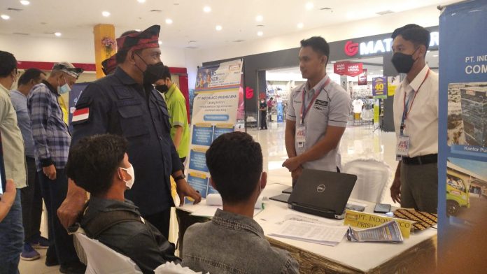 Wali Kota Baubau yang hadir dan membuka langsung job fair di Lippo Plaza Baubau, Sabtu 1 Oktober 2022