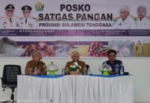 Sekda Sultra Resmikan Posko Satgas Ketahanan Pangan Sekretaris Daerah (Sekda) Sultra, Asrun Lio didampingi Kepala Dinas Ketahanan Pangan (Ketapang) Sultra, Sulwan Abunawas dan Kepala Dinas Kominfo Sultra, Ridwan Badallah saat peresmian Posko Satgas Ketahanan Pangan bertempat di Dinas Ketahanan Pangan Provinsi Sulawesi Tenggara, Selasa siang, 24 Januari 2023. (FOTO ISTIMEWA)