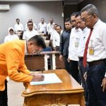 Rektor UHO Lantik Sejumlah Pimpinan Lembaga Kemahasiswaan