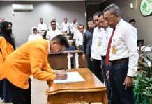 Rektor UHO Lantik Sejumlah Pimpinan Lembaga Kemahasiswaan