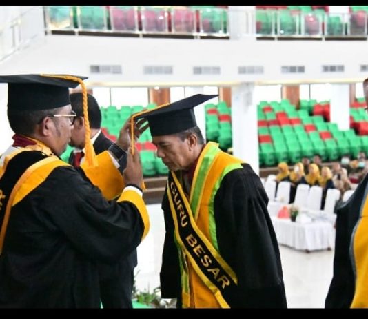 Empat Guru Besar UHO Kembali Dikukuhkan