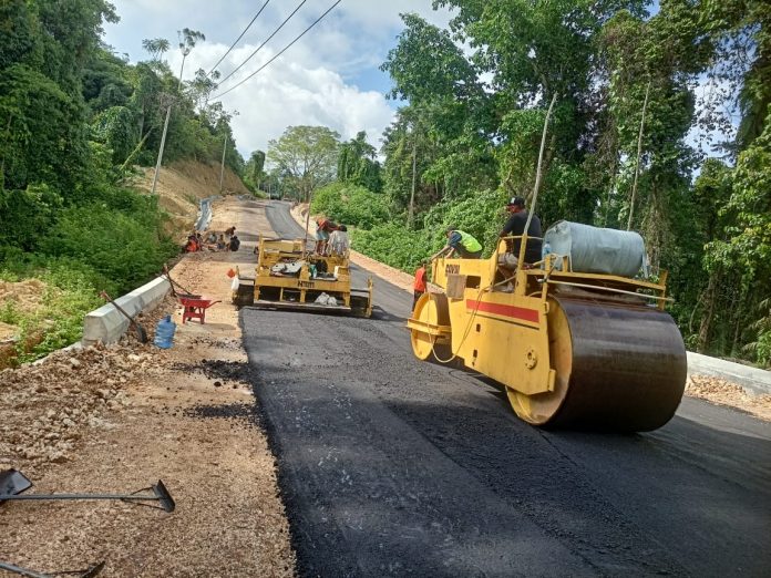 Ketgam : Pembangunan jalan lingkar di Kota Baubau. (FOTO ASMADDIN)