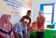 DWP Busel Santuni Lansia di 10 Desa se-Kecamatan Siompu