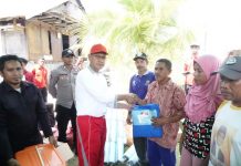 Pj Bupati Busel Bantu Masyarakat Terdampak Cuaca Ekstrem di Siompu dan Siompu Barat