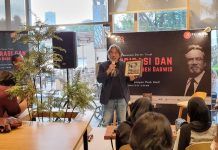 Tokoh Legendaris Fotografi Darwis Triadi Ungkap Rahasia Hasil Foto Jadi Cantik dan Indah