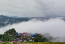 Pokdarwis Lamando Jaya, Penggerak Pariwisata Desa Sandang Pangan Perkampungan yang bersih, rumah tradisional di perbukitan dan warganya yang ramah menjadikan Desa Sandanga Pangan sebagai salah satu dari lima nominasi terbaik dalam Anugerah Pokdarwis Awards Kabupaten Buton Selatan. (Foto : Istimewa)