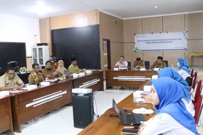 Diskusi Forum Komunikasi dengan Pemangku Kepentingan Utama Tingkat Kabupaten Buton Selatan, Senin 29 Mei 2023.