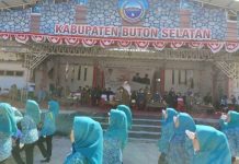 Lomba Gerak Jalan Semarakan HUT Kemerdekaan di Busel Gerak jalan indah memperingati HUT Kemerdekaan RI ke-78 di Kabupaten Buton Selatan