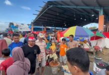 Pj Gubernur Sultra Berkunjung di Pelelangan Ikan Kota Lama Pj. Gubernur Sultra, Andap Budi Revianto mengunjungi Pelelangan Ikan di Kota Lama, Kendari, Minggu 10 September 2023