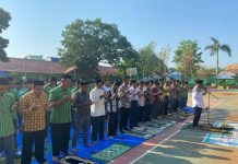 Guru dan Siswa MAN Baubau Doakan Korban Perang di Palestina