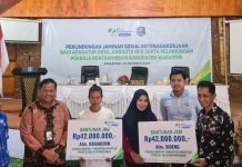 Dua Ahli Waris di Wakatobi Terima Santunan BPJS Ketenagakerjaan