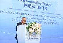 Atal S Depari Bicara di Forum Belt and Road Journalists Forum (BRJF) 2023 di Beijing Ketgam : Mantan Ketua Umum PWI Pusat, Atal S Depari berbicara di depan forum yang dihadiri 65 wartawan dari 36 negara.