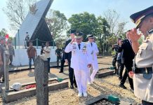 Pj Gubernur Sultra Pimpin Upacara Hari Pahlawan Ke-78 di TMP Watubangga Pj Gubernur Sultra, Andap Budhi Revianto menjadi Inspektur Upacara pada peringatan Hari Pahlawan ke-78 tahun 2023 di tingkat Provinsi Sultra di Taman Makam Pahlawan (TMP) Watubangga Kendari, Jumat 10 November 2023.