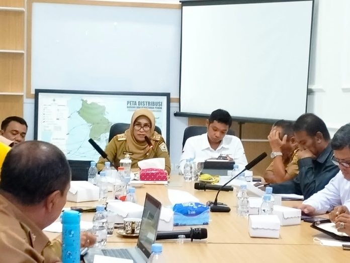 Ketgam : Jajaran Pemprov Sultra saat mengikuti rakor pengendalian inflasi yang dipimpin Mendagri, Tito Karnavian secara virtual baru-baru ini. (FOTO : ISTIMEWA)