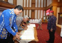 Pejabat Pemprov Sultra Teken Perjanjian Kerja