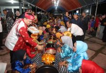 Berkunjung di Buton Tengah, Pj. Gubernur Sultra Disajikan Pesta Rakyat Pj. Gubernur Sultra, Andap Budhi Revianto disajikan pesta rakyat saat berkunjung di Kabupaten Buton Tengah.