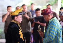 Pj. Gubernur Sultra Dianugerahi Gelar Adat “Kolakino Liwu Pancana”