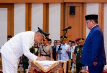 Jelang Pilkada 2024, Pj Bupati Buteng Imbau ASN Harus Netral Pelantikan dan pengambilan sumpah jabatan Pj. Bupati Buton Tengah yang berlangsung di Kendari. (Foto Istimewa)