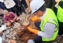 Pembangunan Rujab Bupati Buteng, Cikal Bakal Labungkari Sebagai Kota Tepian Air Ketgam : Pj. Bupati Buton Tengah, Andy Muhammad Yusuf memimpin prosesi peletakan batu pertama pembangunan Rujab Bupati Buton Tengah, Selasa 21 Mei 2024.