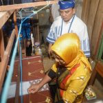 Kunjungi Kampung Masalili Muna, Pj Gubernur : Lestarikan Tenun dan Kembangkan UMKM