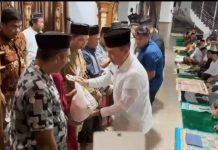 Safari Ramadan di Kolaka Utara, Gubernur Sultra Bagikan 8.500 Paket Sembako