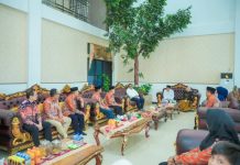 Hangatnya Silaturahmi Idulfitri di Rujab Wagub Sultra Hugua, Sekaligus Rayakan Ultah Istri Tercinta