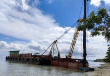 Izin Berakhir, Tongkang Proyek Pertamina Masih Sandar di Pantai Lakeba